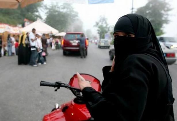 مجوز رانندگی کامیون به زن در عربستان