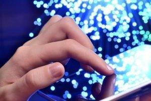 هک کردن تلفن همراه تنها با یک انگشت