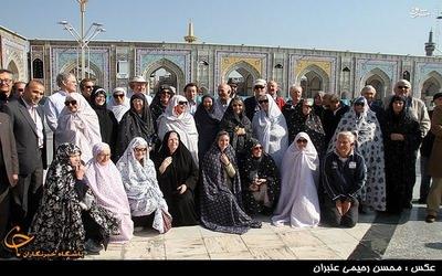 زنان اروپايي چادر ايراني سر كردند /تصاوير