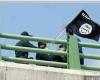(تصاویر) نصب پرچم داعش در کرمانشاه