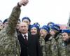 سلفی پوتین و نظامیان زن (عکس)