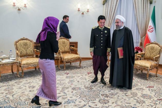 (تصاویر) لباس سفیر کامبوج و همسرش در تهران 